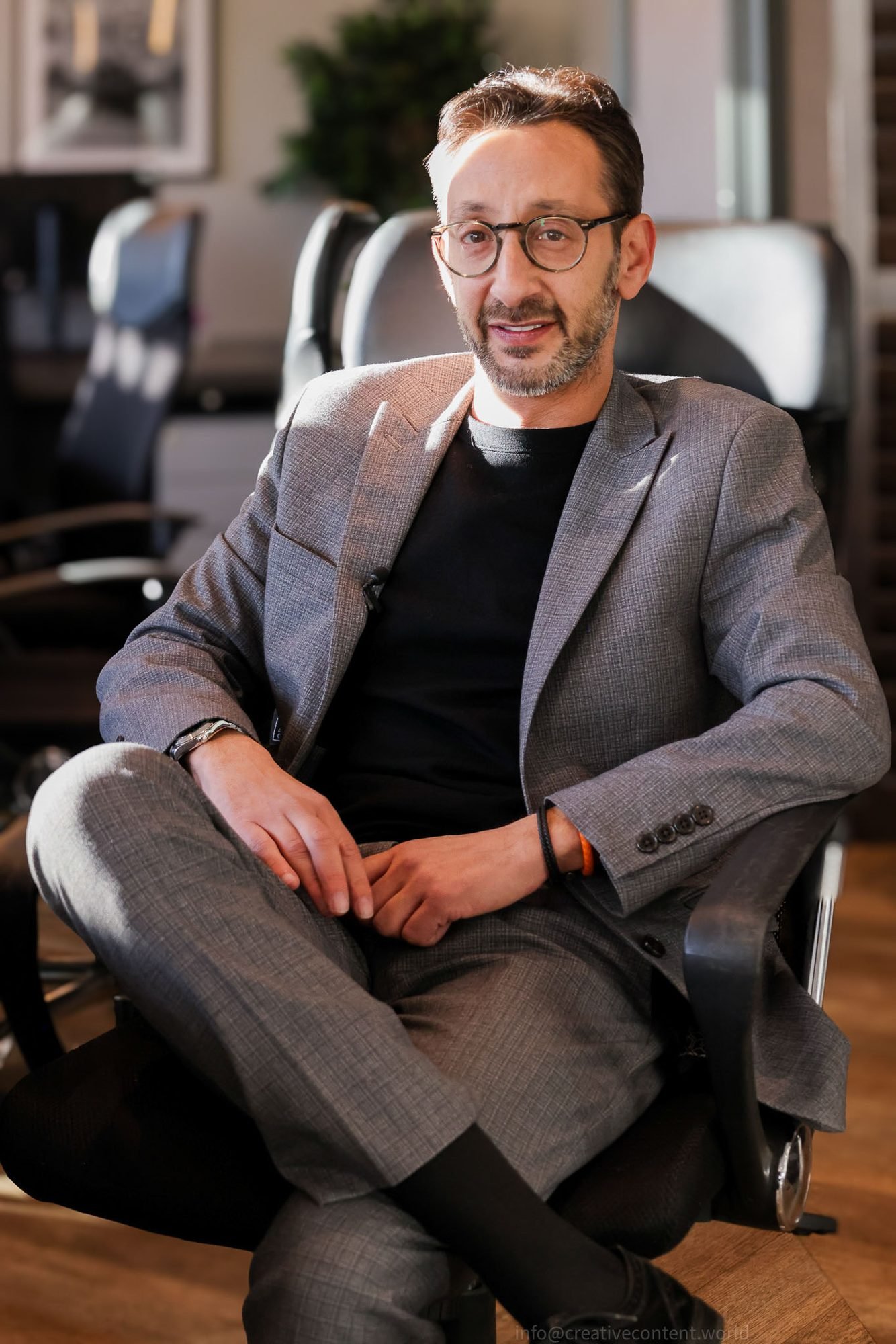 In the Office — Corporate photography by VIVID