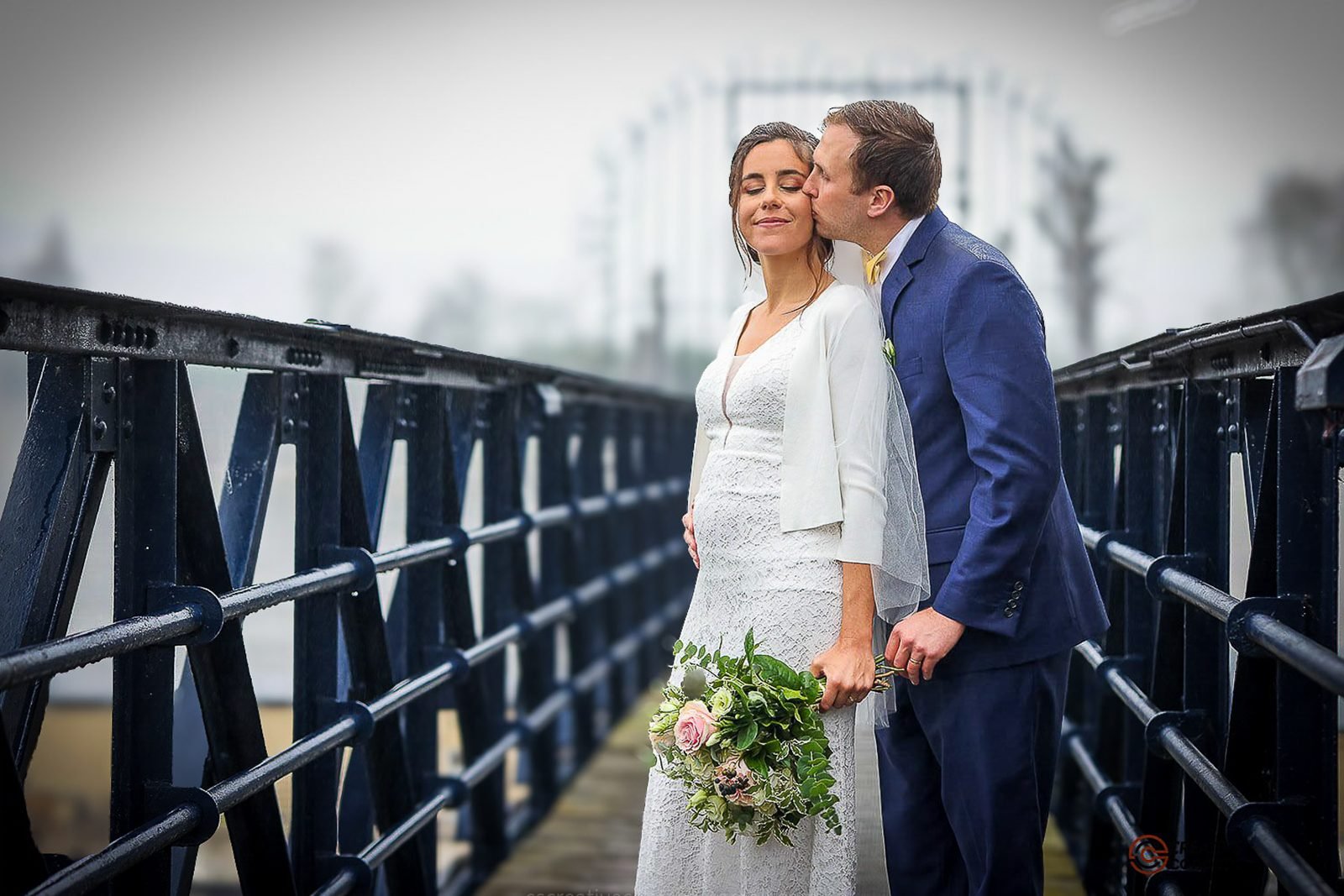On the Bridge — Weddings photography by VIVID